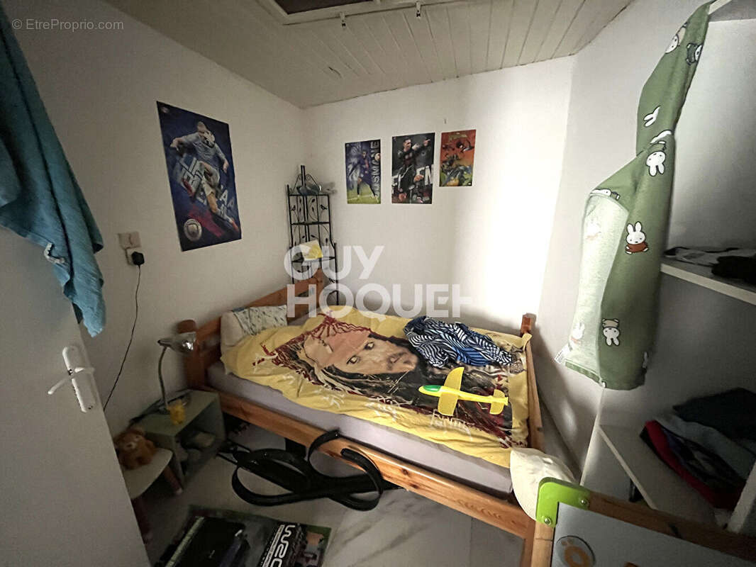 Maison à SAINT-LAURENT-DE-LA-SALANQUE