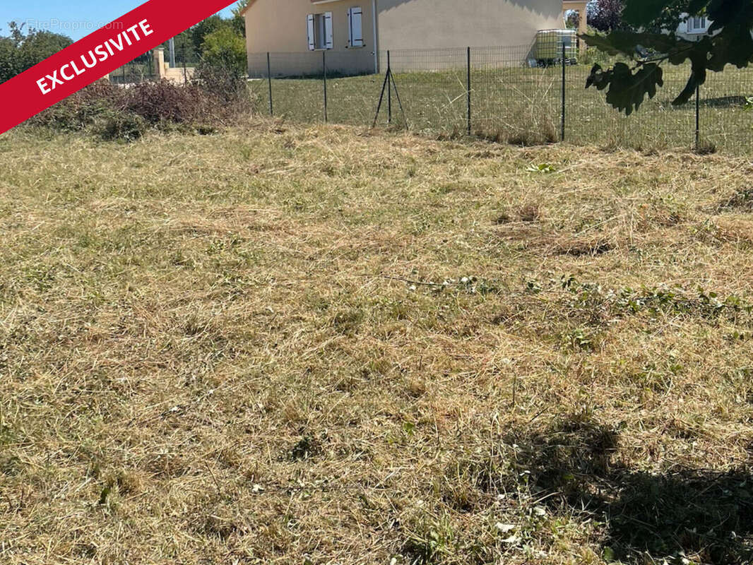 Terrain 694m² à voulême - photo 3