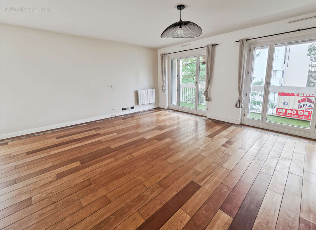 Appartement à VERRIERES-LE-BUISSON