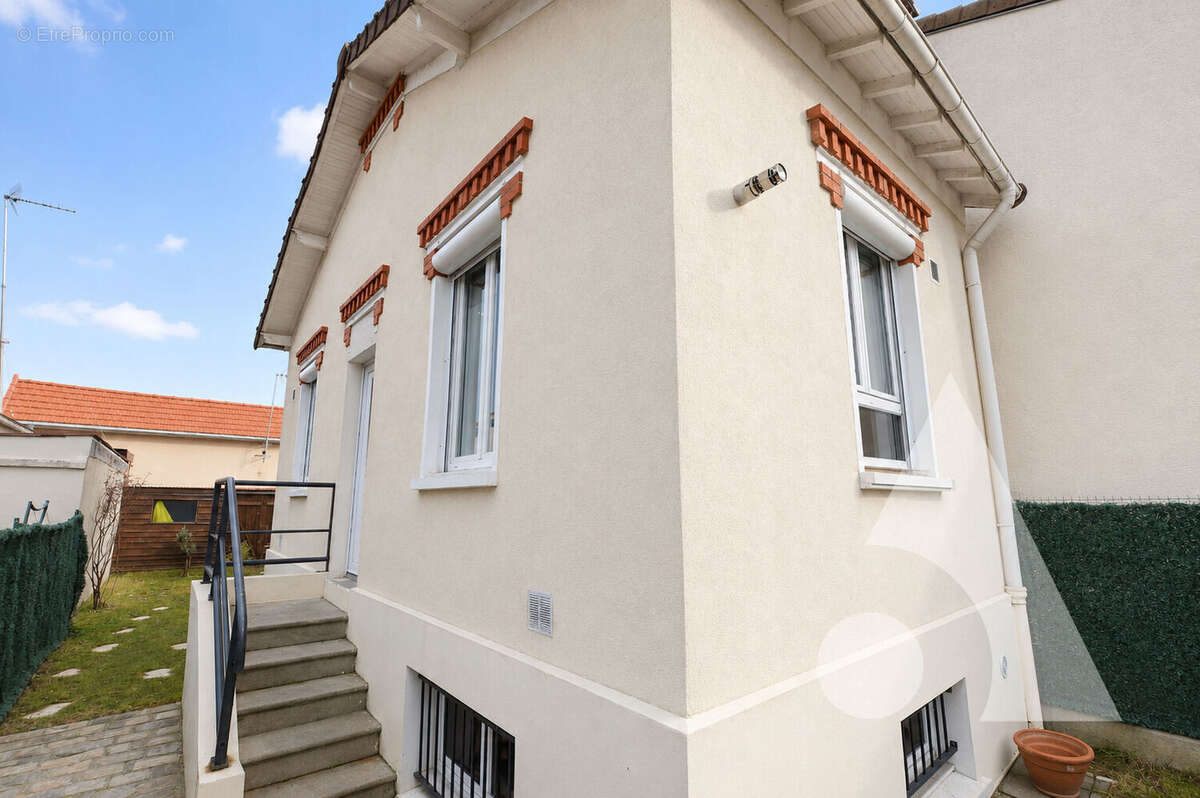 Maison à MONTIGNY-LES-CORMEILLES