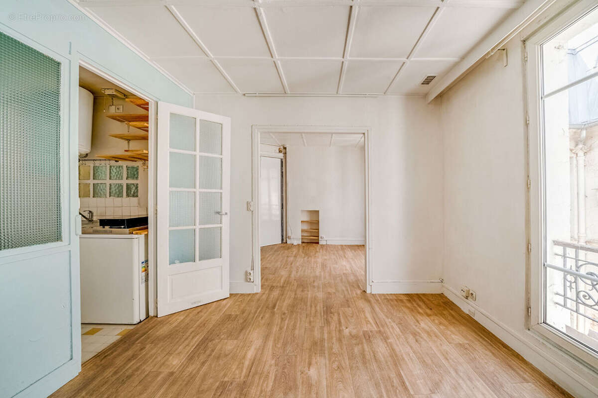 Studio aménageable en deux pièces - Square Gardette - photo 2