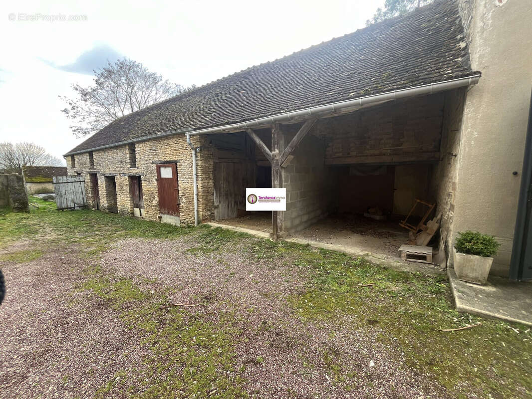 Maison à LE MELE-SUR-SARTHE
