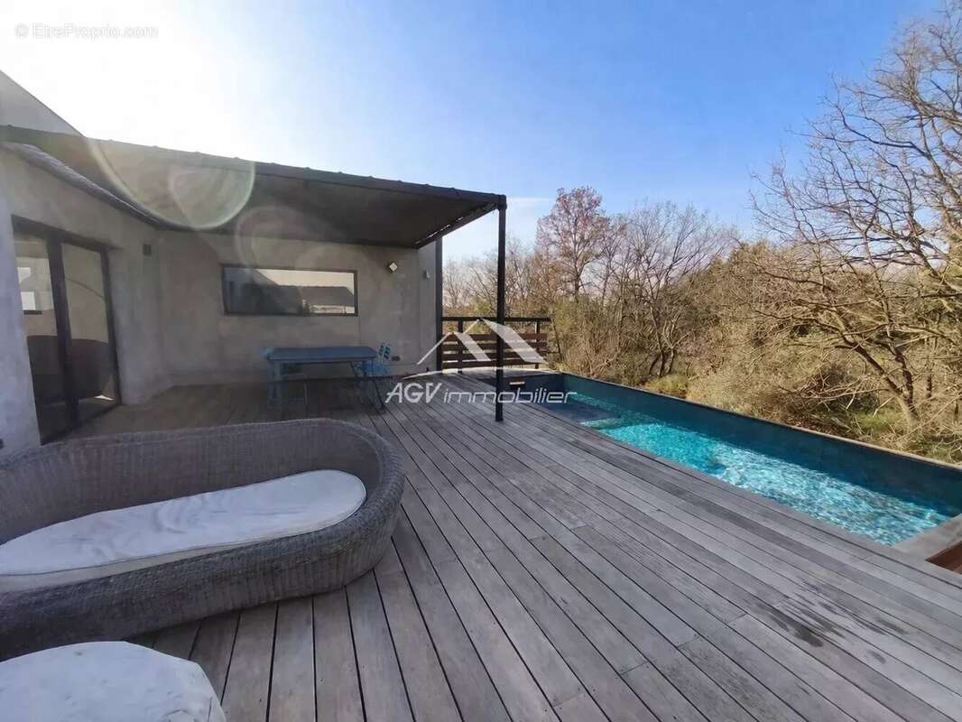 Maison à VEZENOBRES