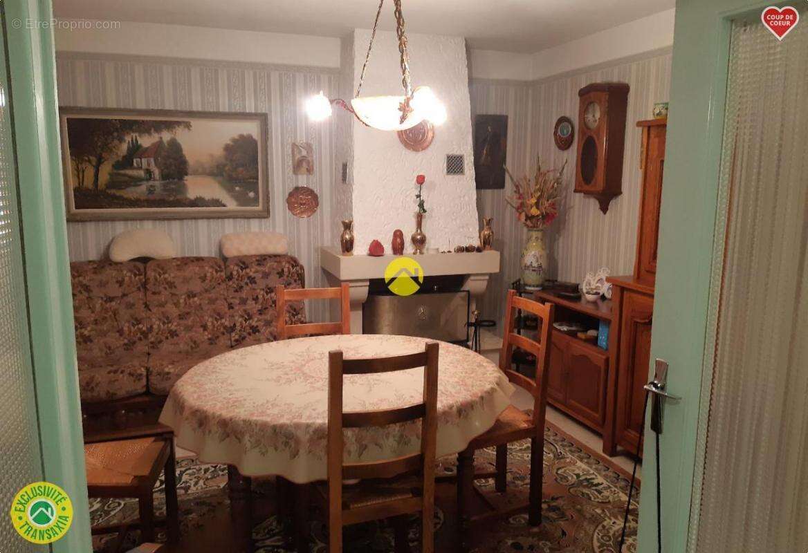 Maison à VILLENEUVE-L&#039;ARCHEVEQUE