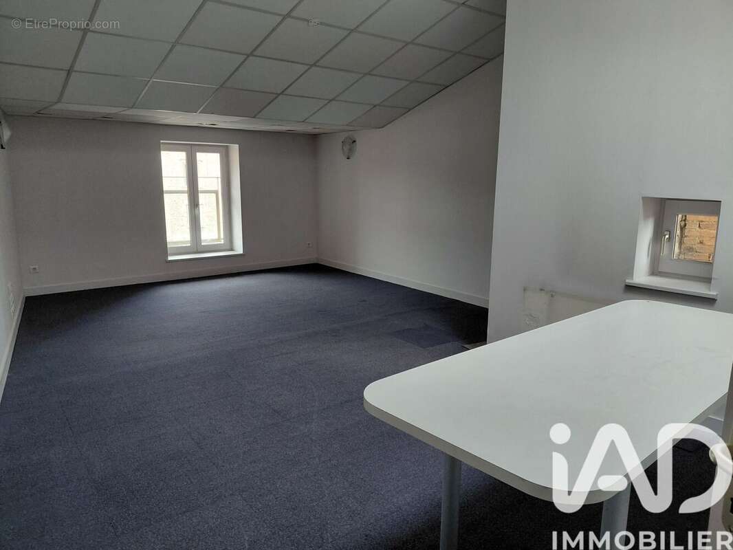 Commerce 325 m² à Saint-Symphorien-Sur-Coise  - photo 8