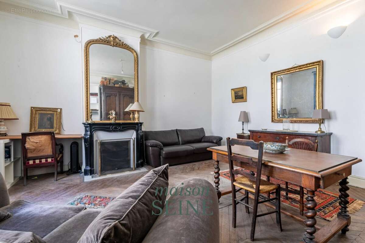Appartement à PARIS-7E