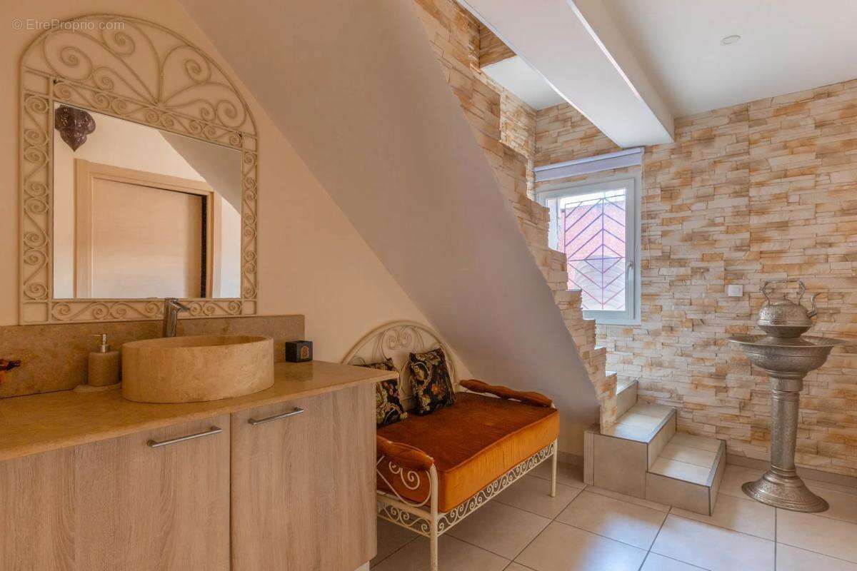 Maison à VAULX-EN-VELIN