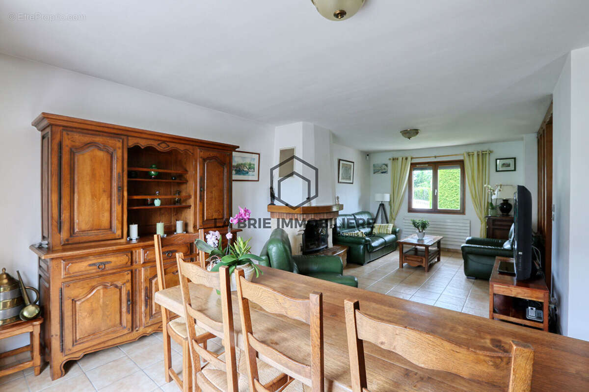 Maison à VILLECRESNES