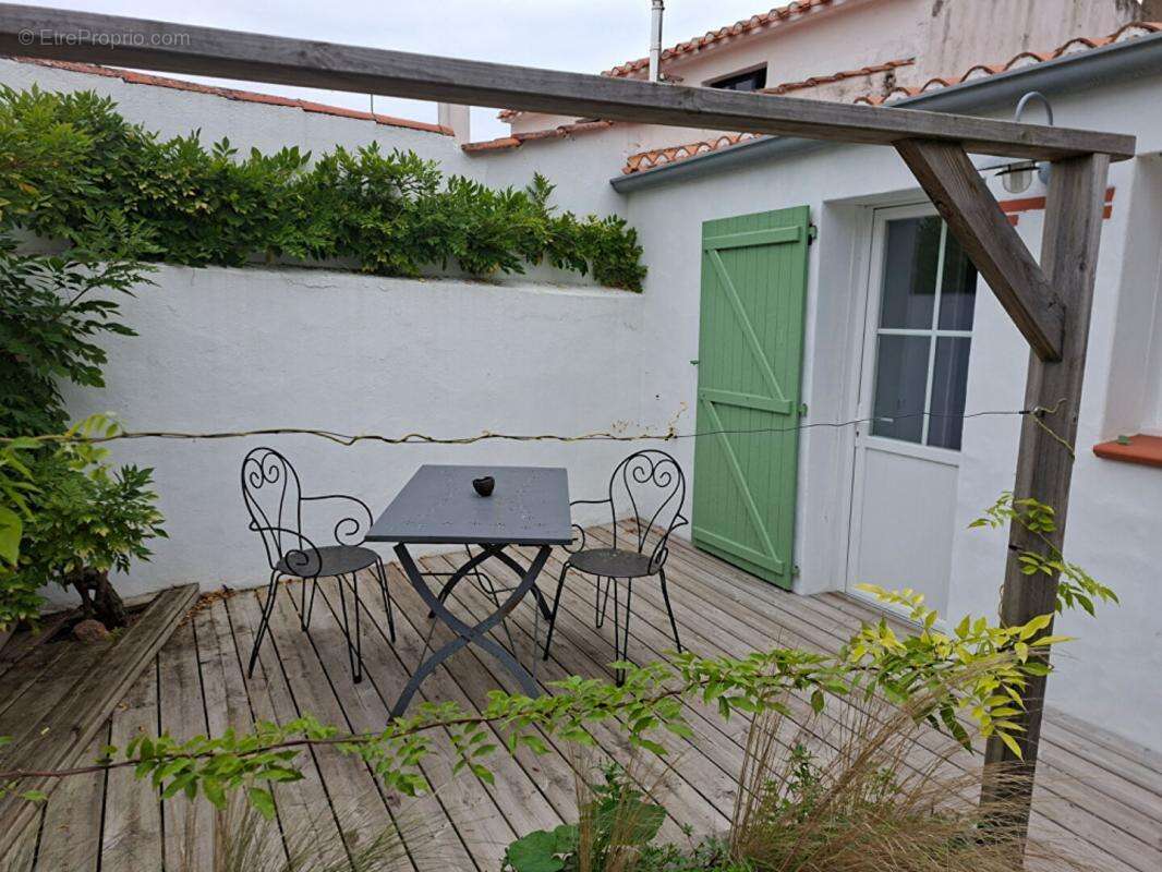 Maison à CHATEAUNEUF