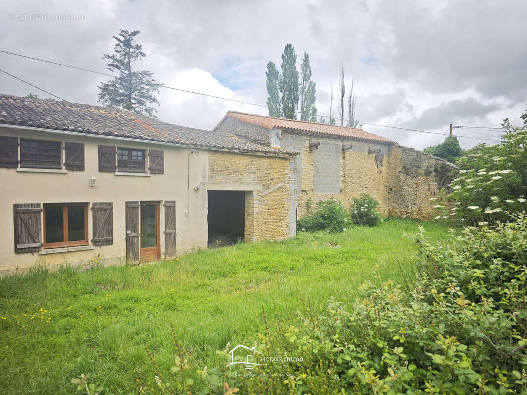 Maison à CHENAY