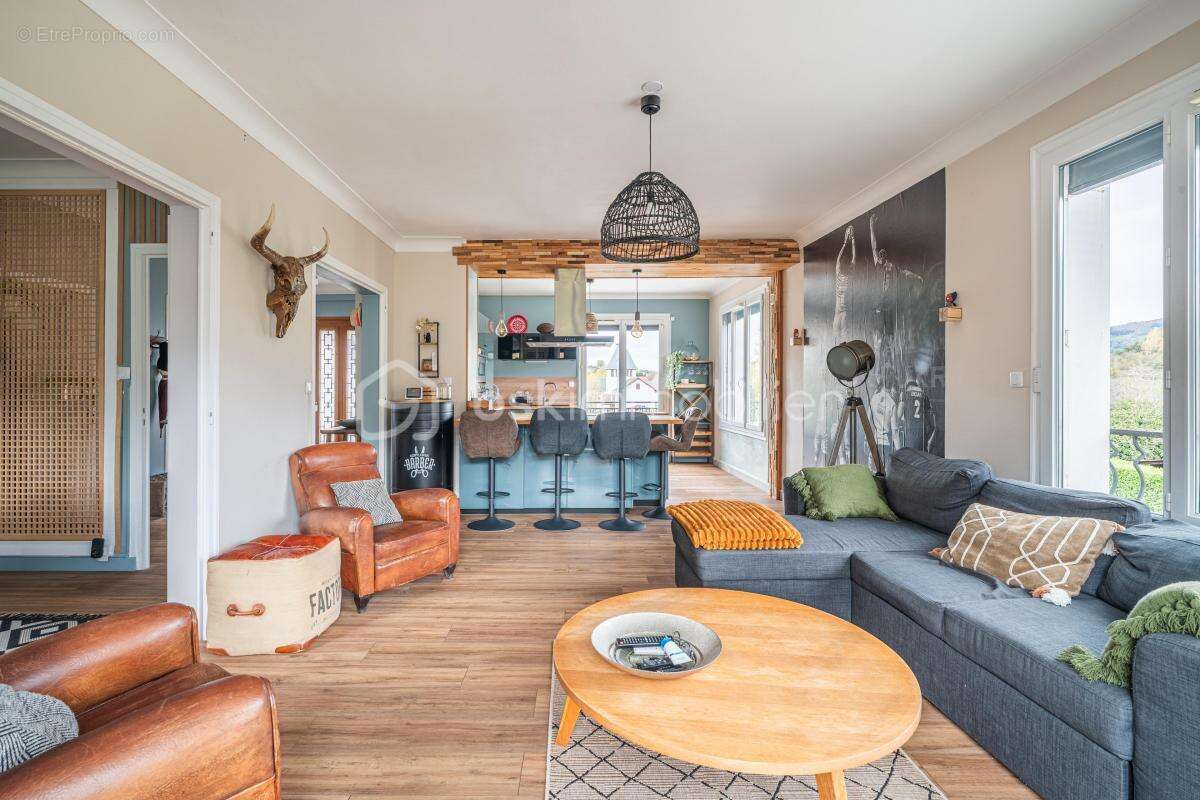 Appartement à BRIE-ET-ANGONNES