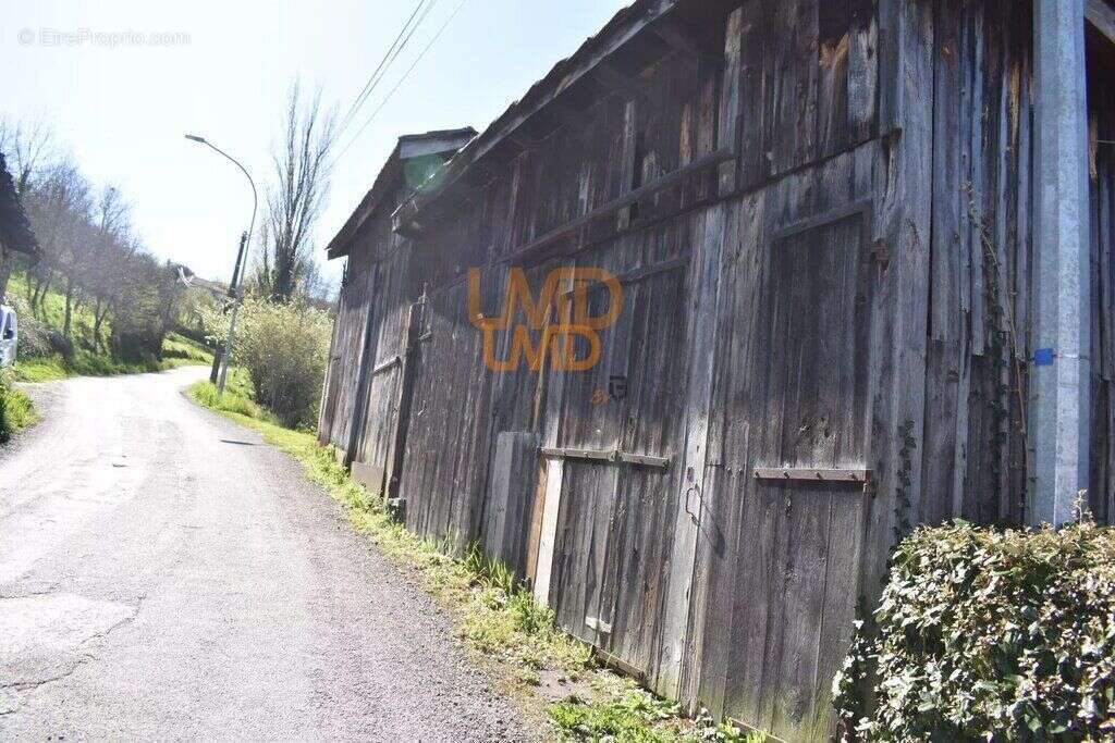 Maison à DECAZEVILLE