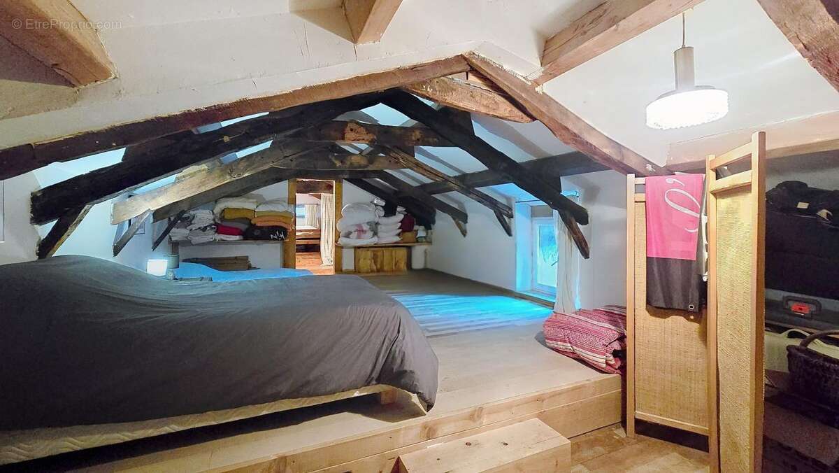 Maison à JAUJAC