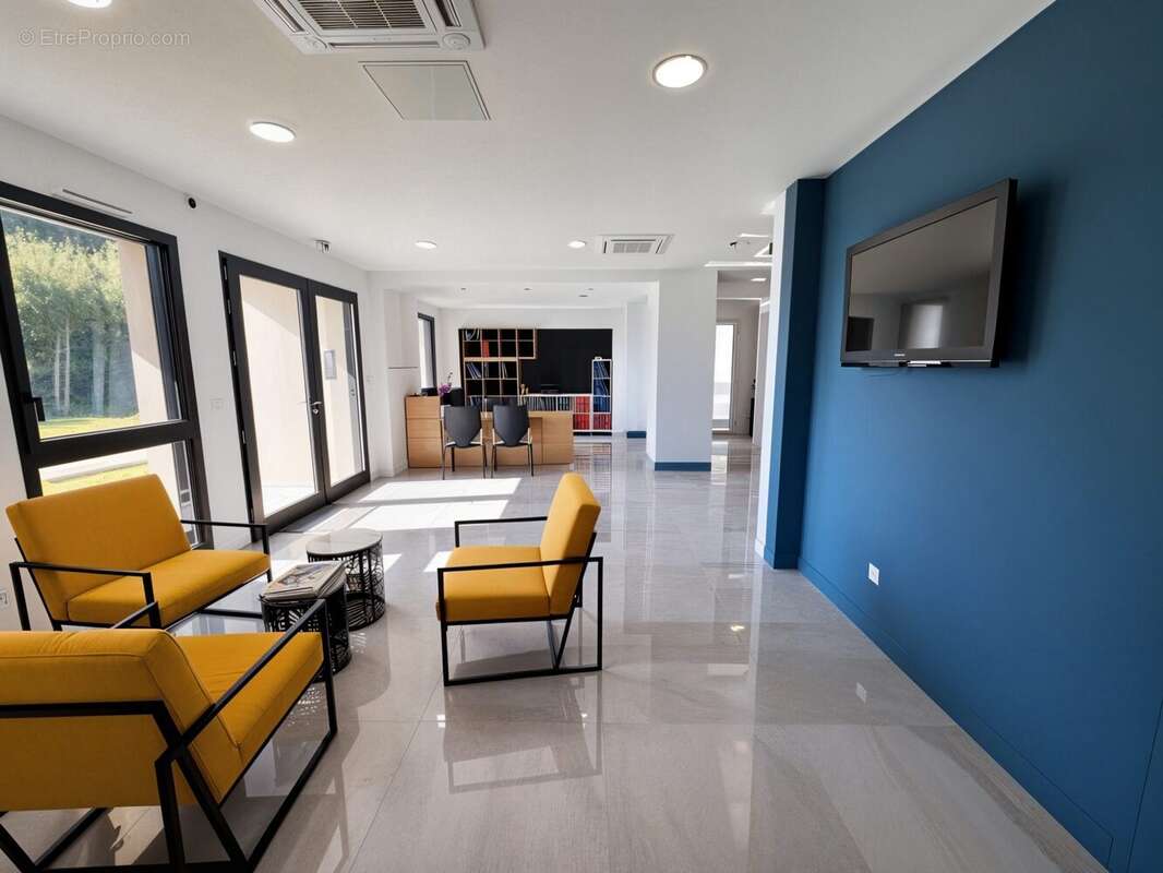 Commerce à LA CHAPELLE-DES-FOUGERETZ