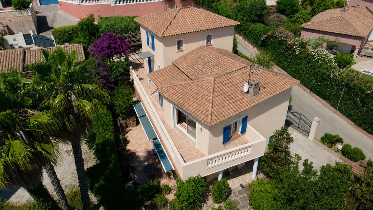 Carqueiranne – le pradon – 293 m² – vue mer – plage à pied – 2 habitations - photo 4