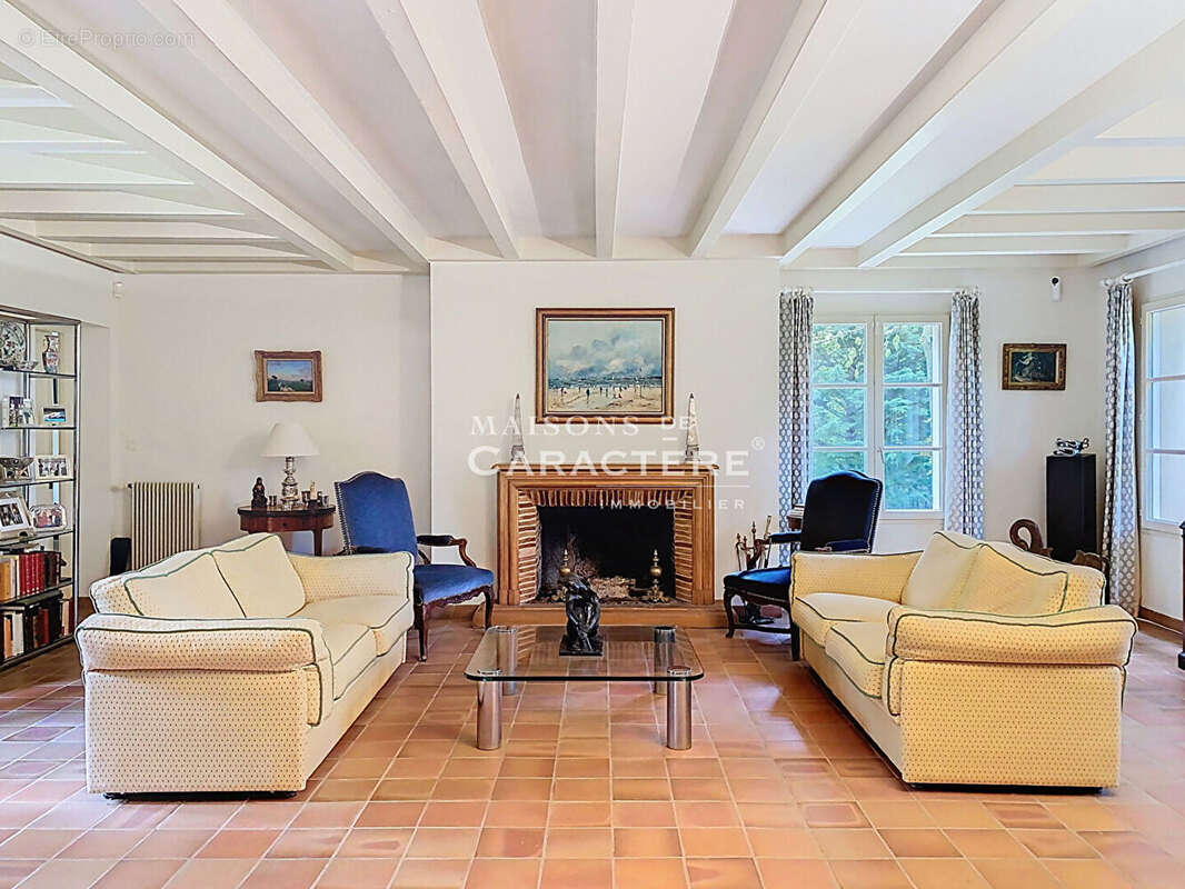 Maison à CRESPIERES