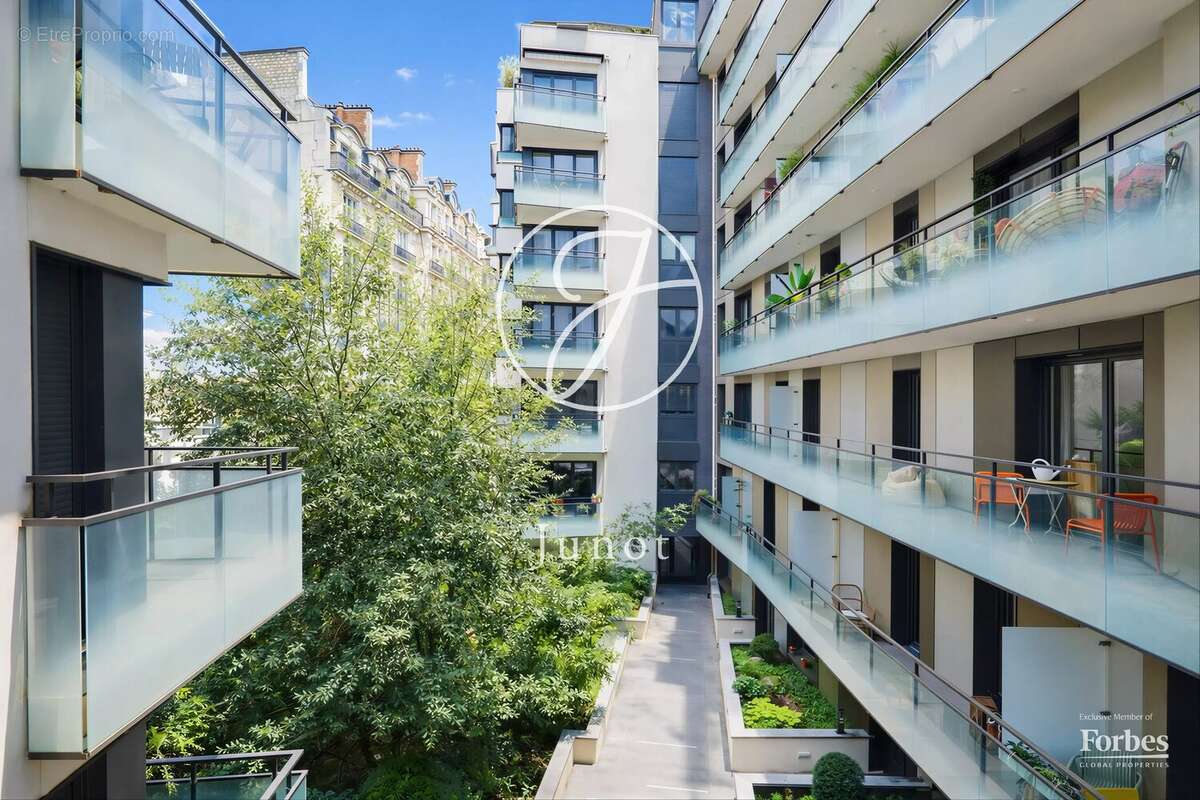 Appartement à PARIS-9E