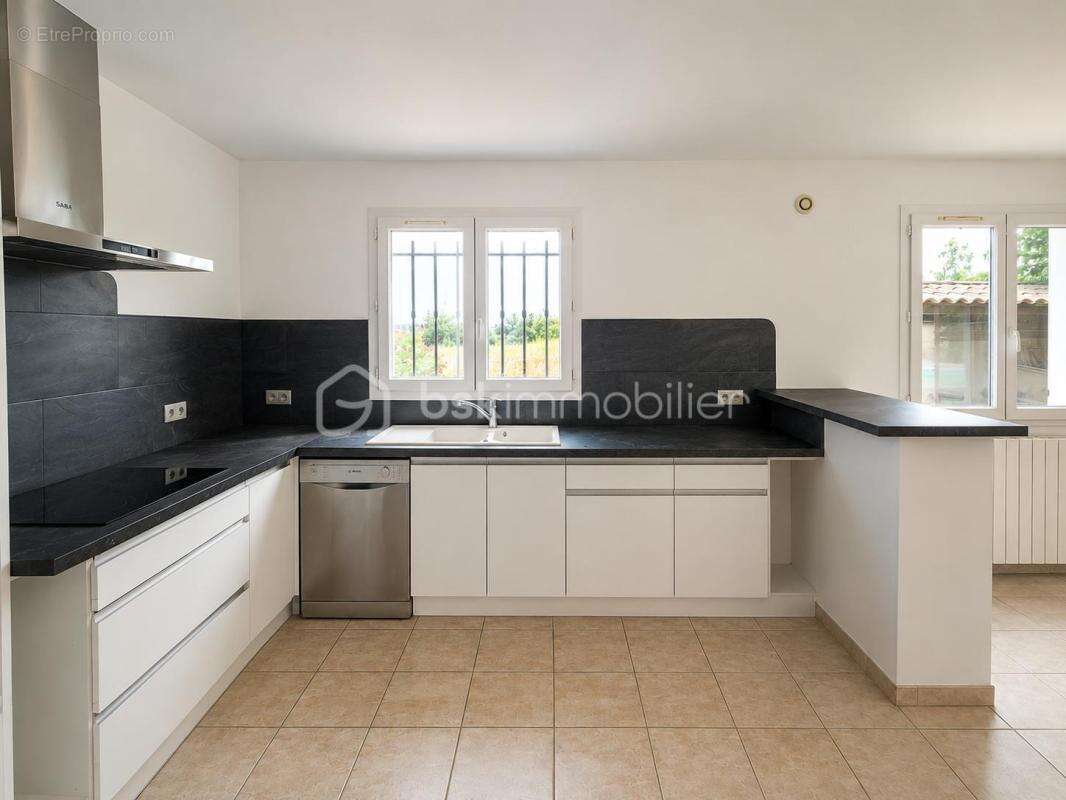 Maison à MOUSSAN