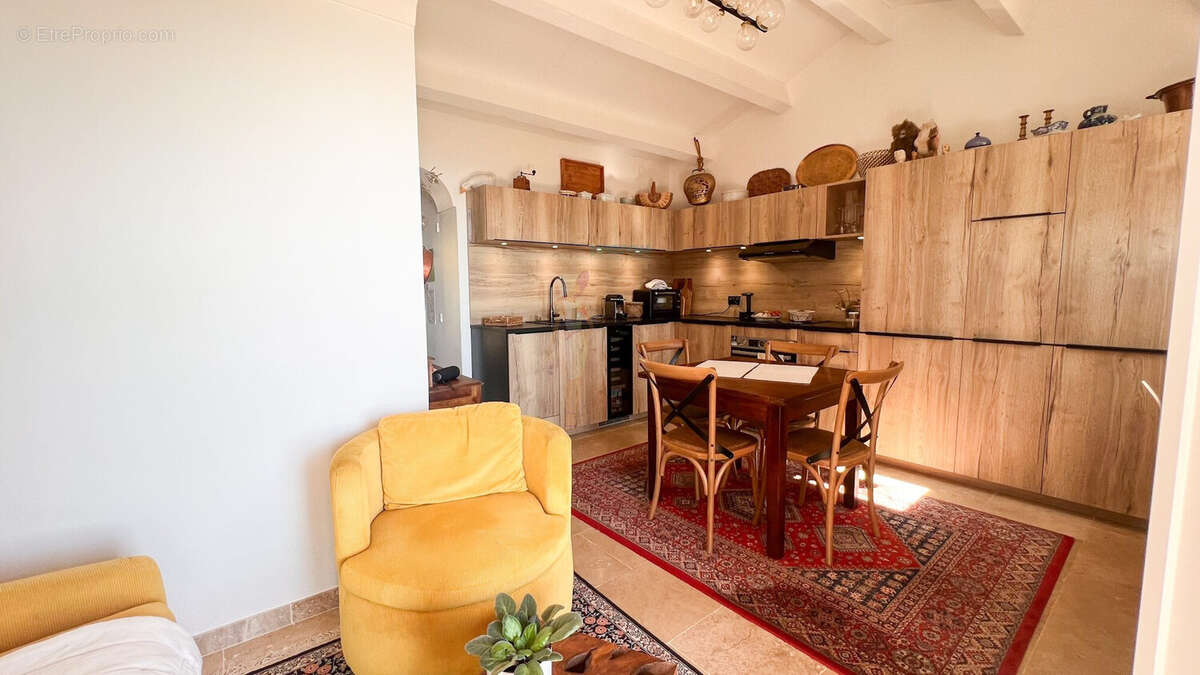 Appartement à LES ISSAMBRES