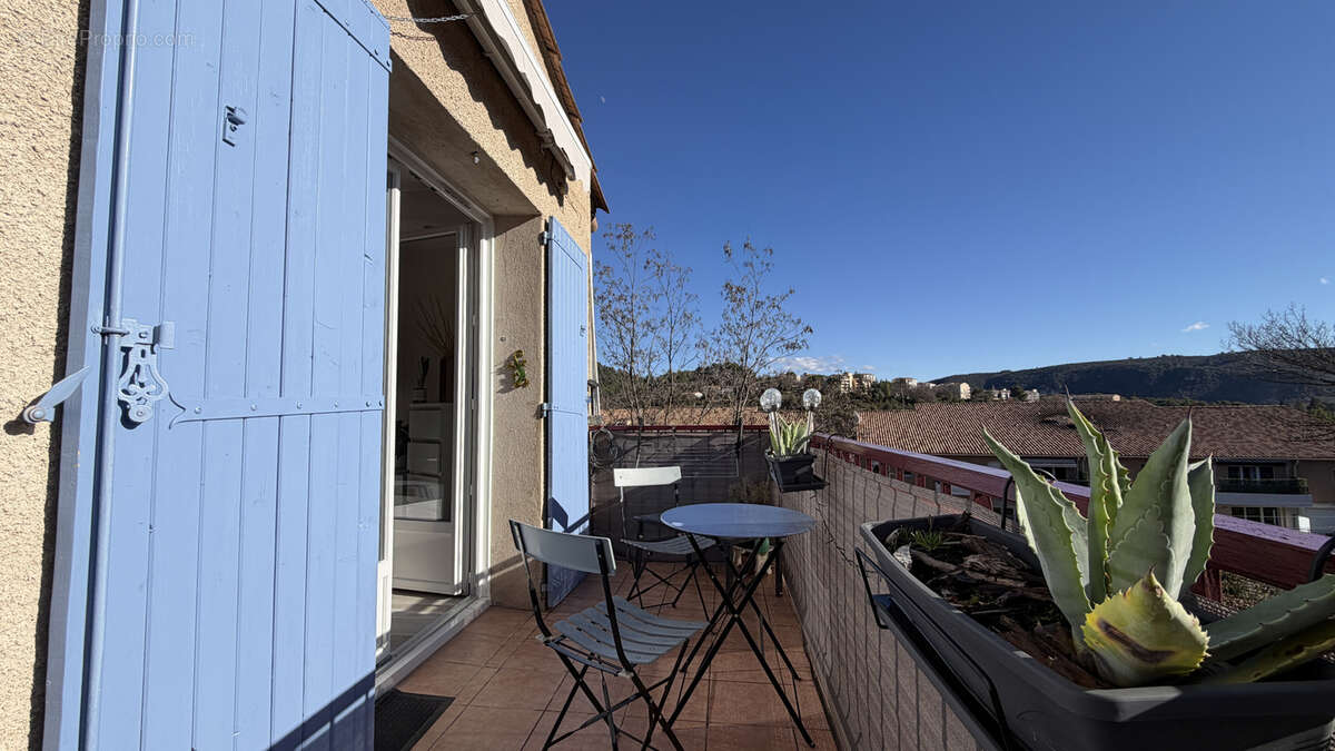 Appartement à GREOUX-LES-BAINS