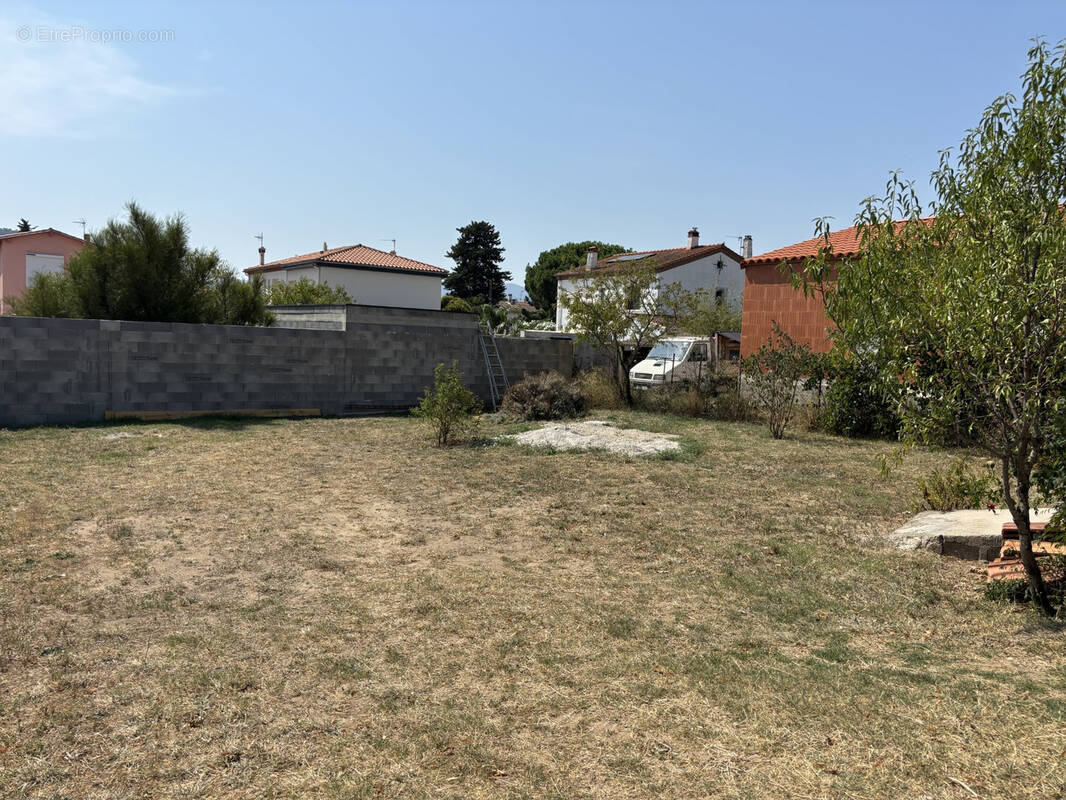 Terrain à LE BOULOU