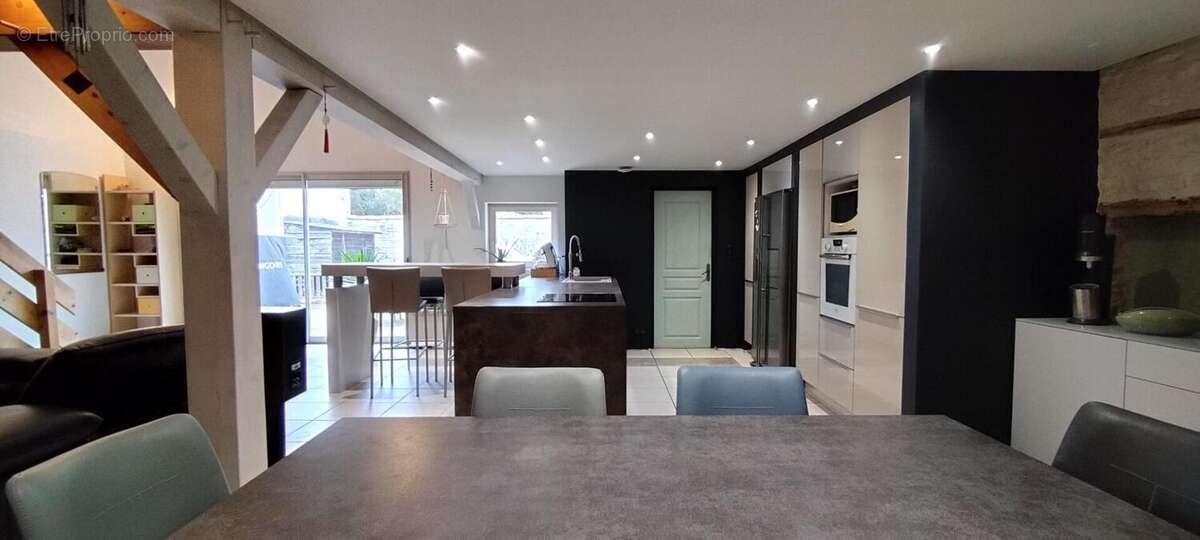 Maison à NEUVILLE-DE-POITOU