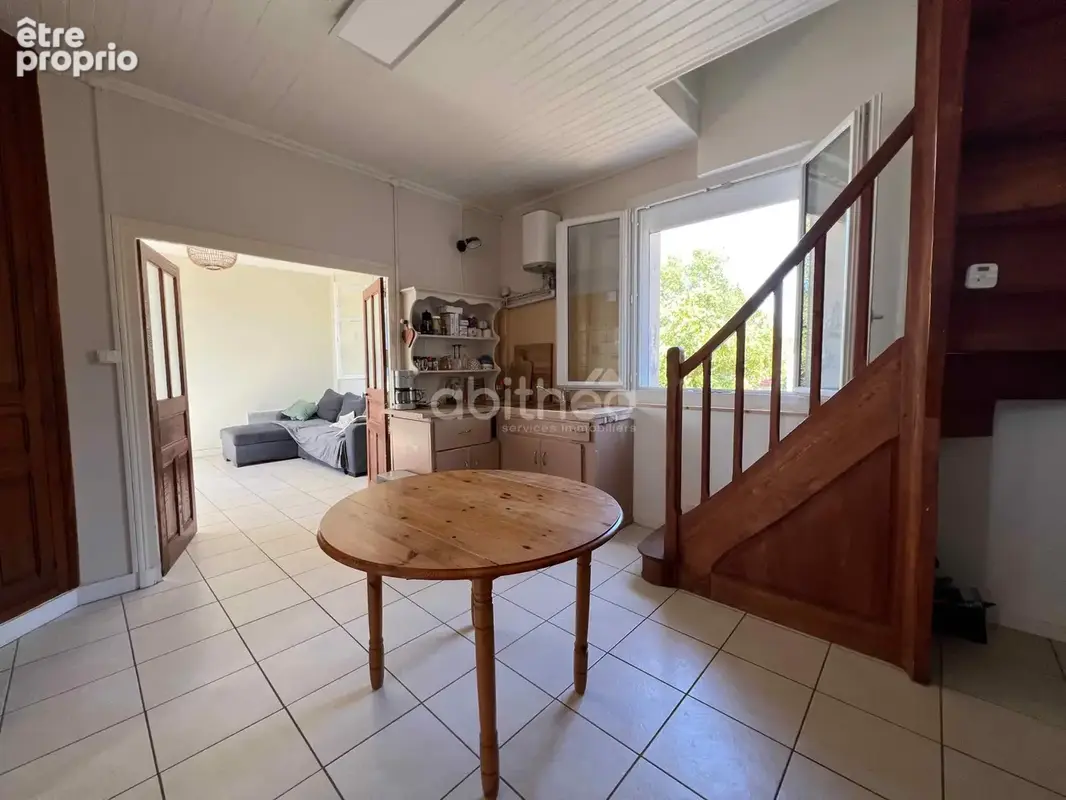 Unique house with outbuildings and large grounds   Chassiecq (16350) - photo 2
