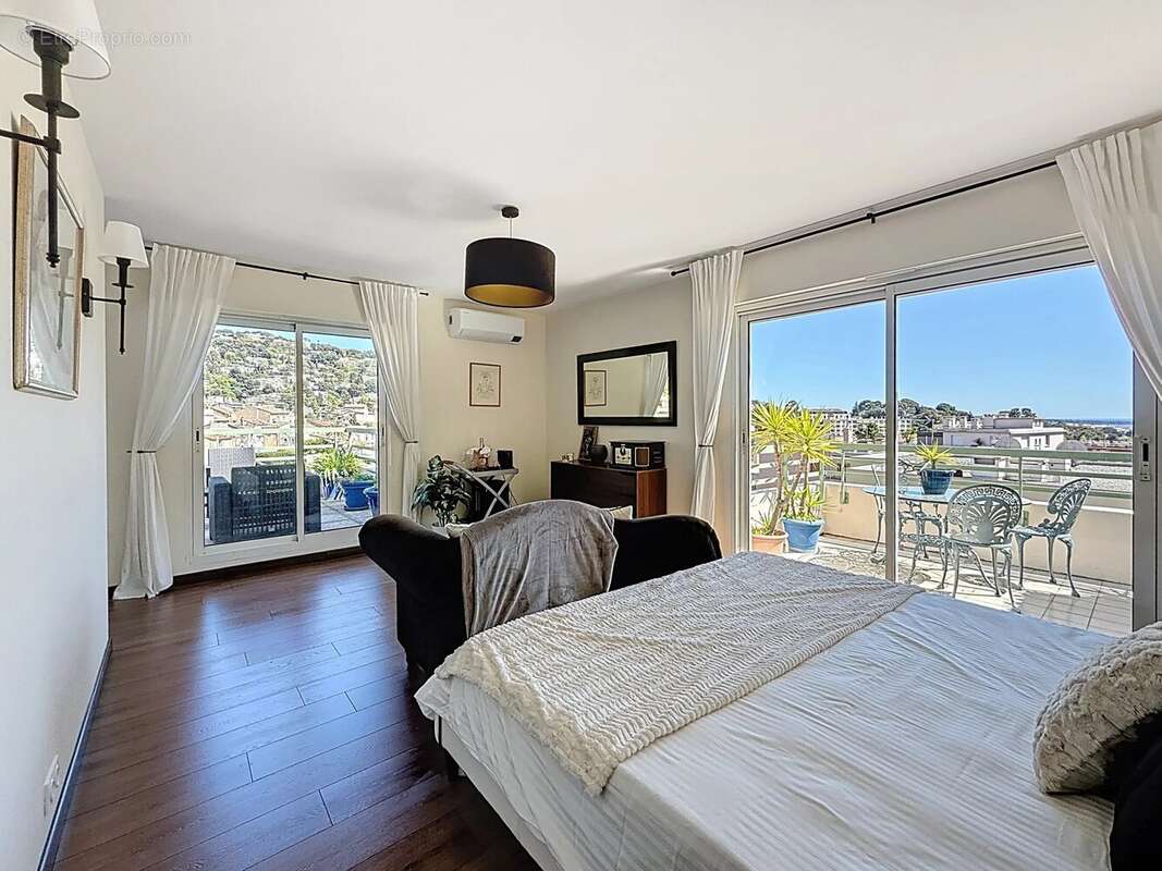 Appartement à LE CANNET