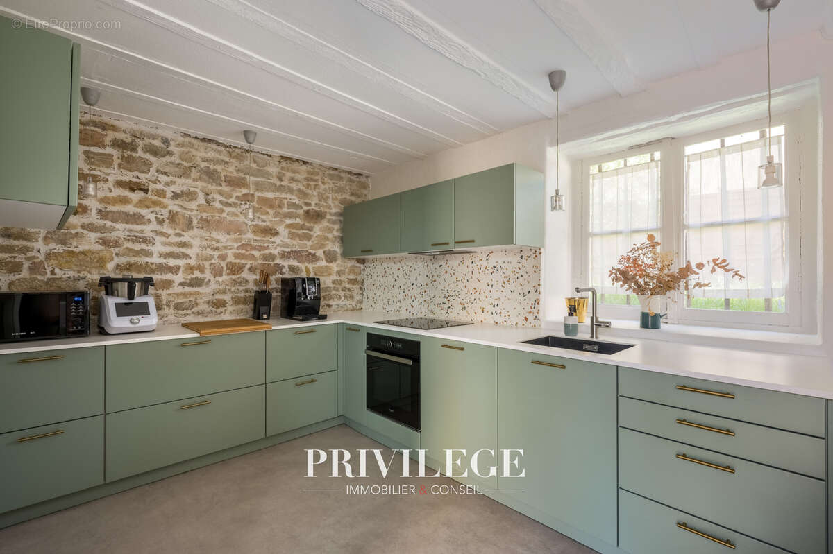 Maison à SAINT-CYR-AU-MONT-D'OR