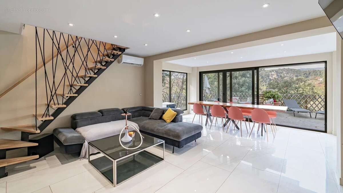 Maison à CAGNES-SUR-MER