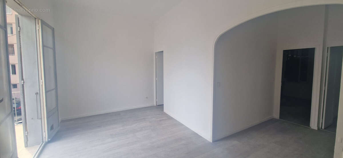Appartement T4 divisible de 72 m2 + balcon - photo 5