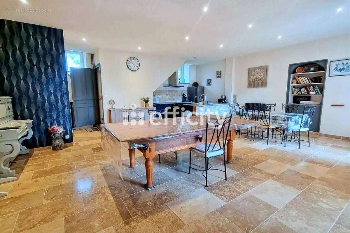 Appartement à CLUNY