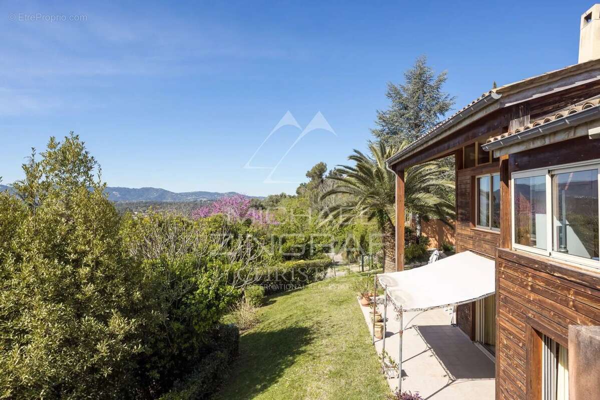 Maison à MOUGINS
