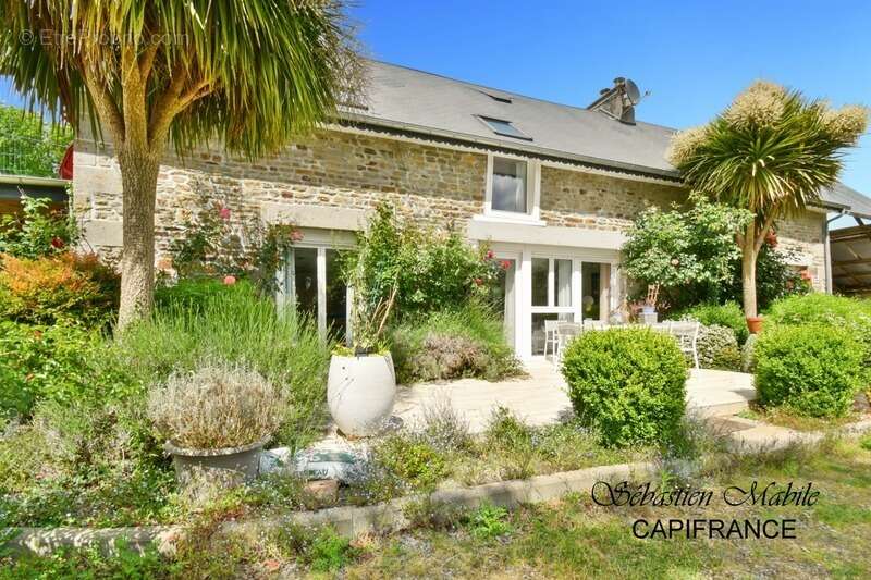 Maison à SAINT-AUBIN-DE-TERREGATTE