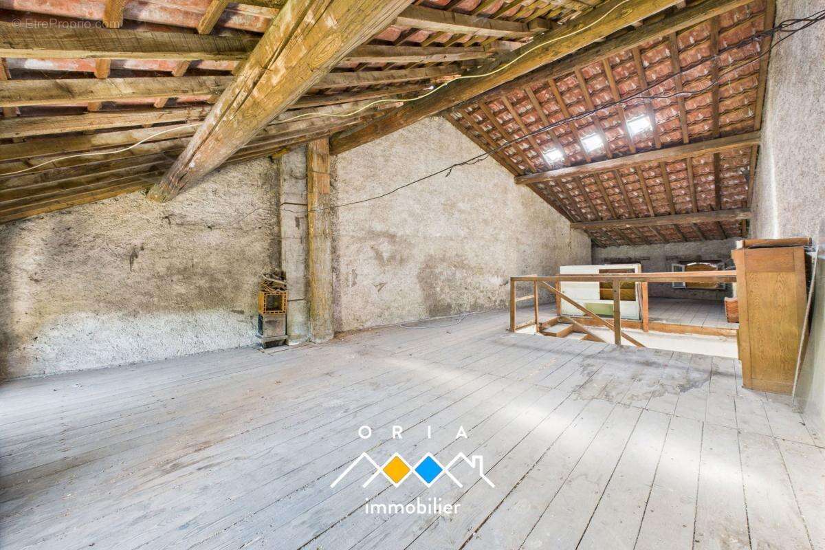 Maison à THIAUCOURT-REGNIEVILLE