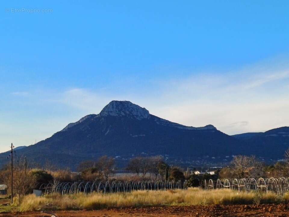 Terrain à LA CRAU