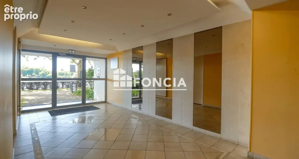 Studio de 31.99 m² + place de parking + cave - métro 8 Créteil-Préfecture - photo 8