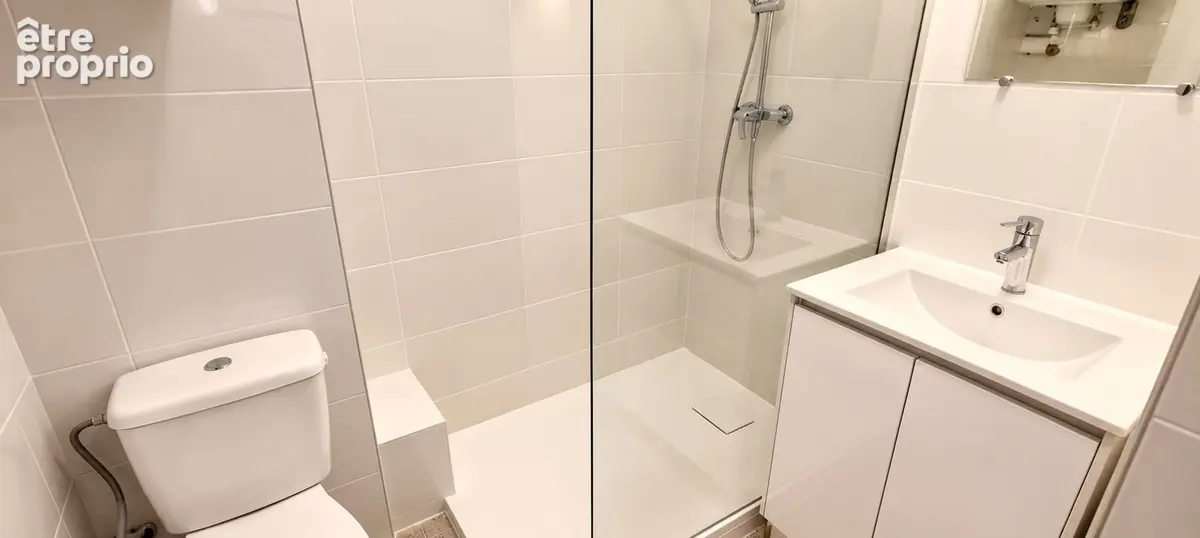 ** Résidence Avec Ascenseur ** APPARTEMENT 1 Pièce en bon état Général ** (83430) SAINT MANDRIER SUR MER ** - photo 6