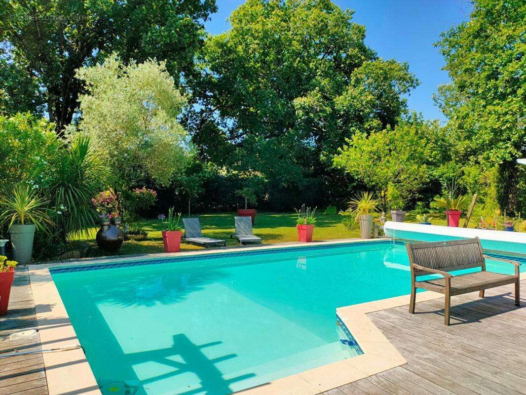 Maison à CARBON-BLANC