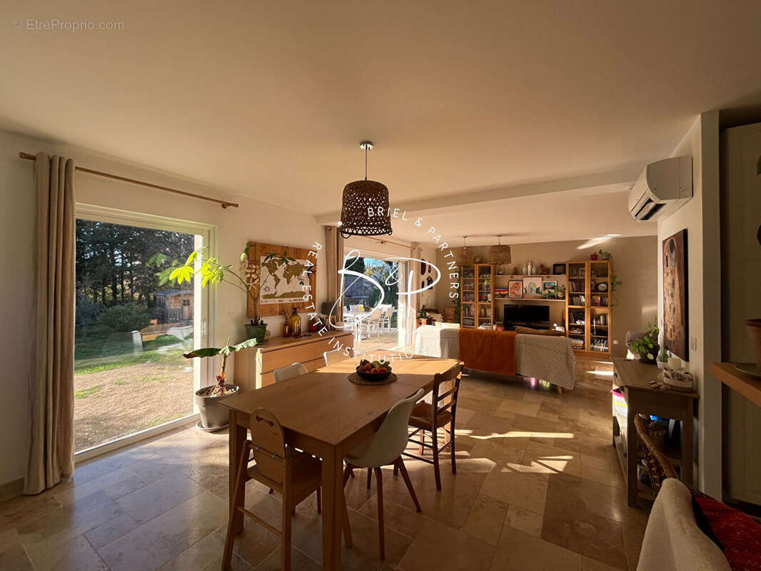 Maison à VILLECROZE