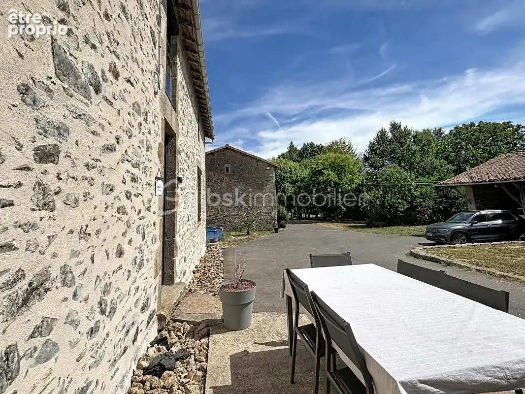 Longère rénovée avec dépendances, grange et parc arboré - photo 2