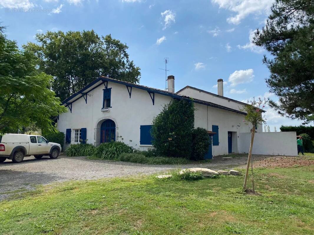Maison à LAHONTAN