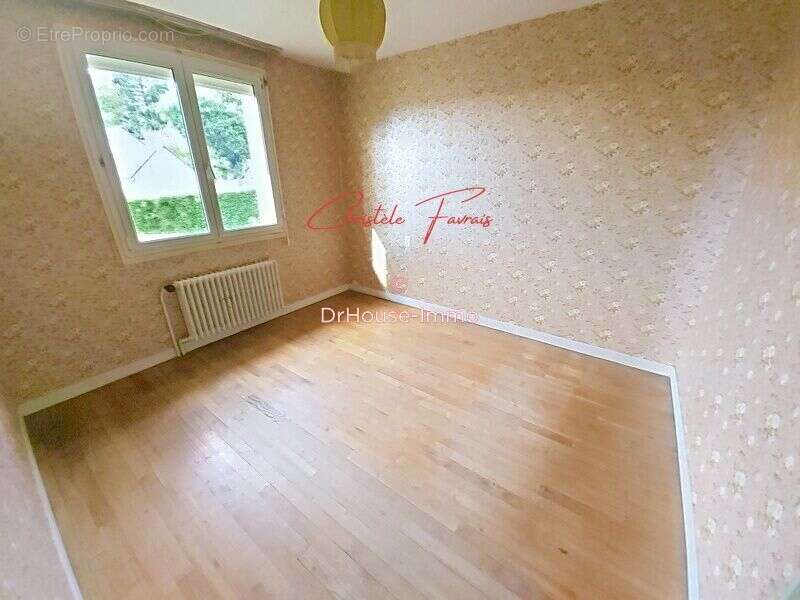 Maison à LOUVIGNE-DU-DESERT