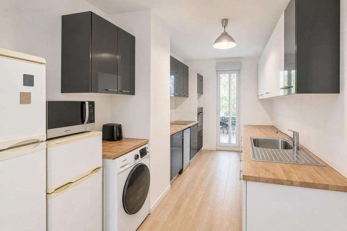 Appartement de 5 pièces de 100 m² situé à Bobigny - photo 2