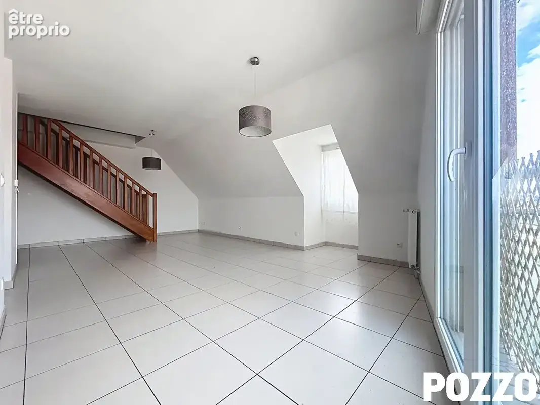 Magnifique Duplex moderne avec séjour lumineux à La Rivière Saint Sauveur ! - photo 3