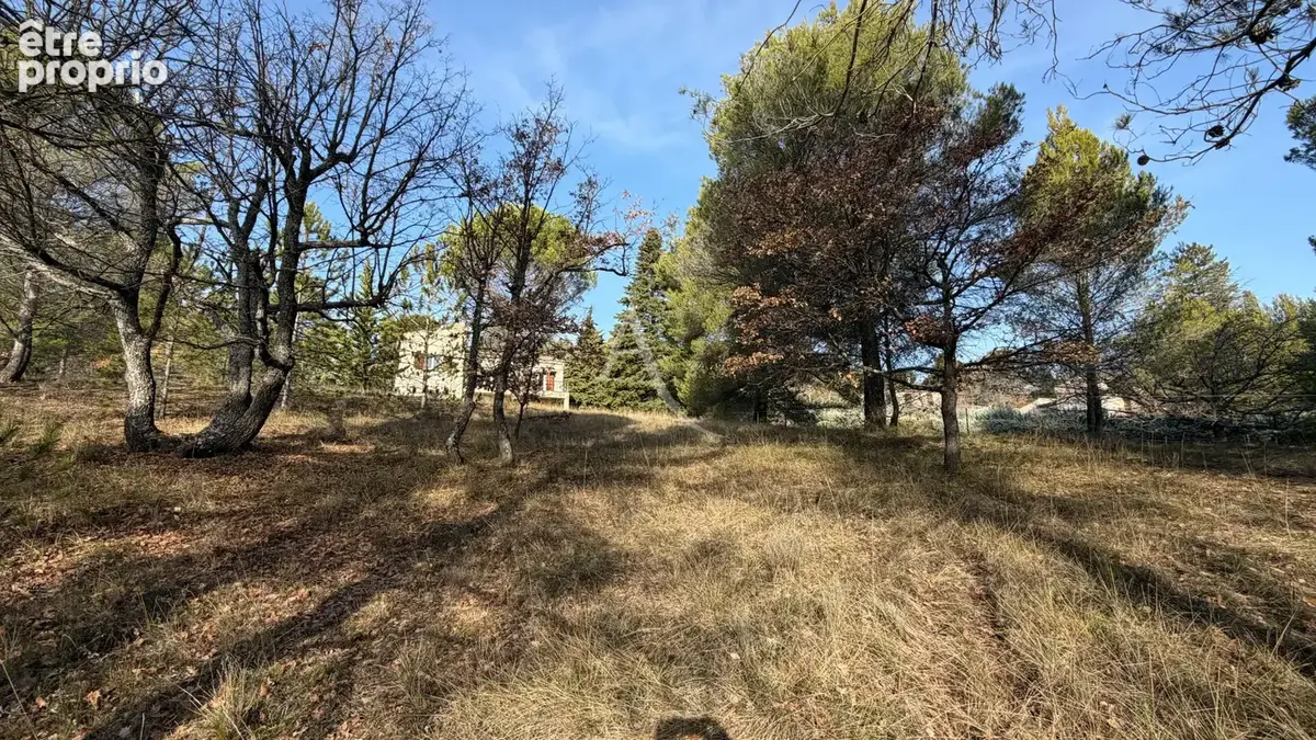 Terrain constructible de 1300m2 a pierrevert - photo 3