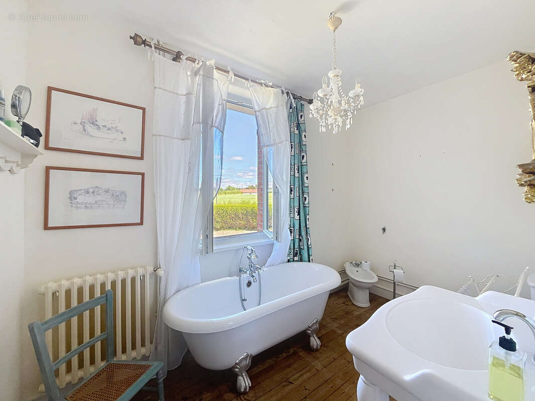 Maison à MOON-SUR-ELLE