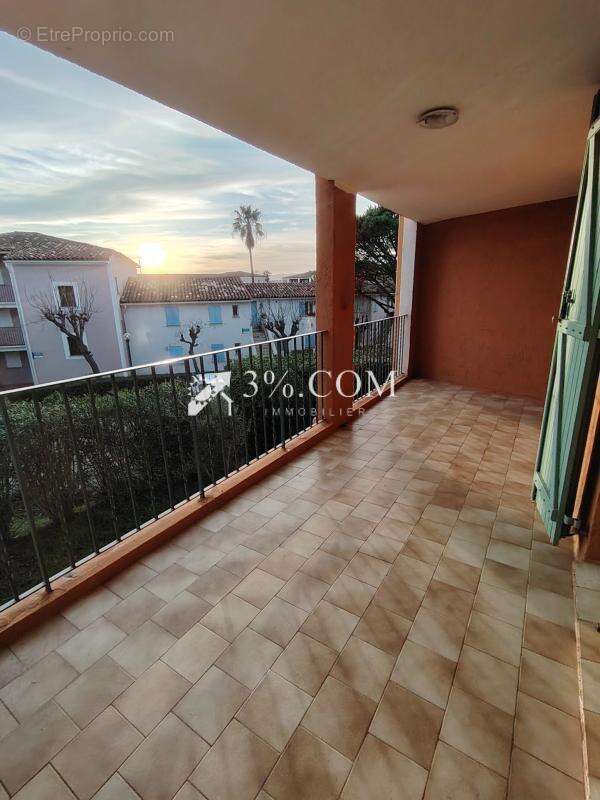 Appartement à COGOLIN