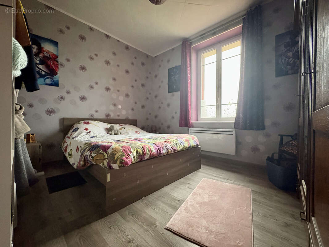 Maison à PUY-GUILLAUME