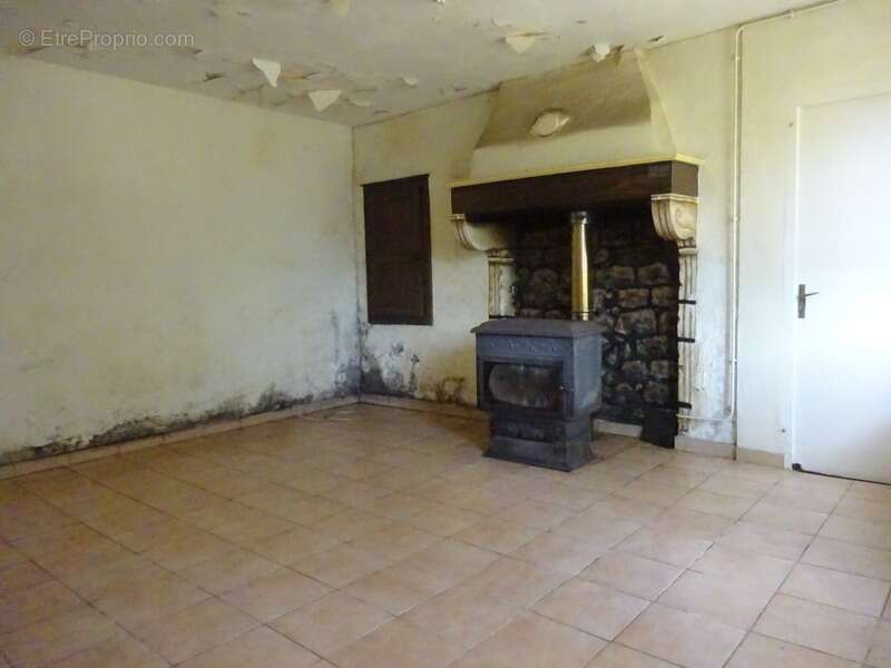 Maison à LA CLAYETTE